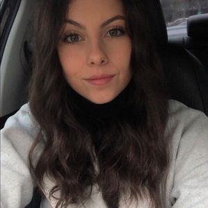 Meet your Posher, Olivia